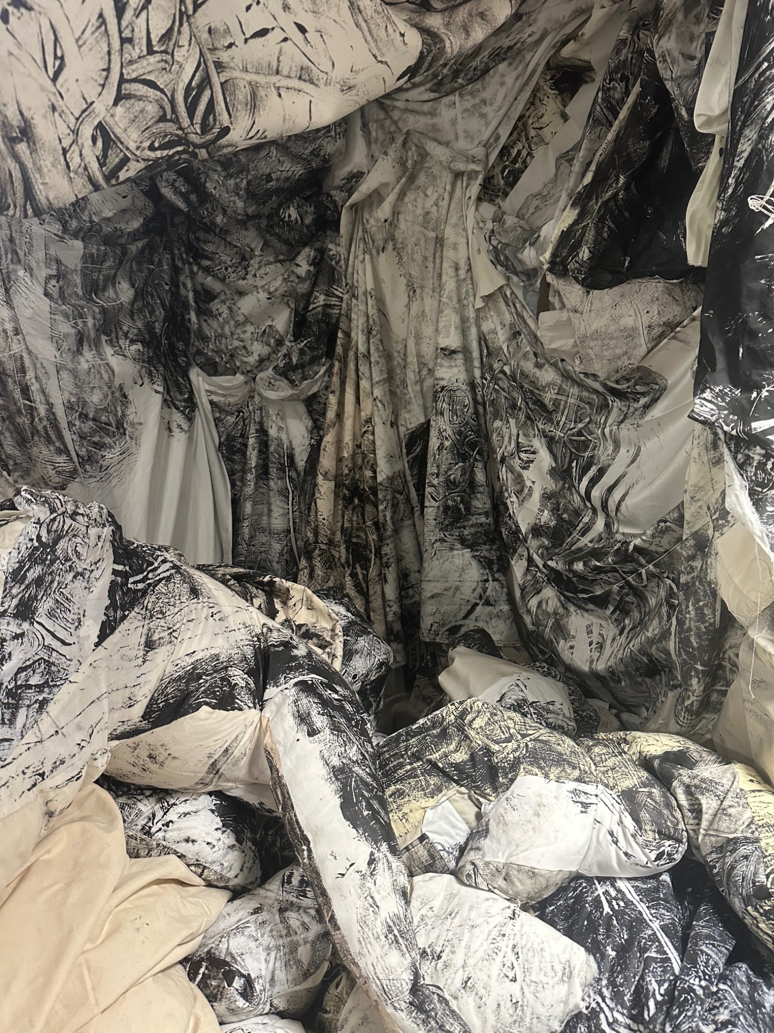 Une aiguille dans une botte de foin — vue 1